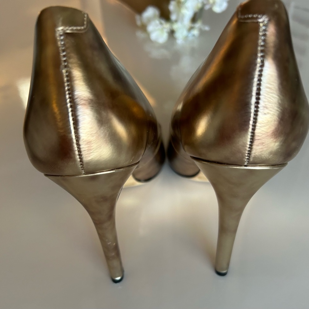 Vince Camuto Pumps - Picture 6 of 9
